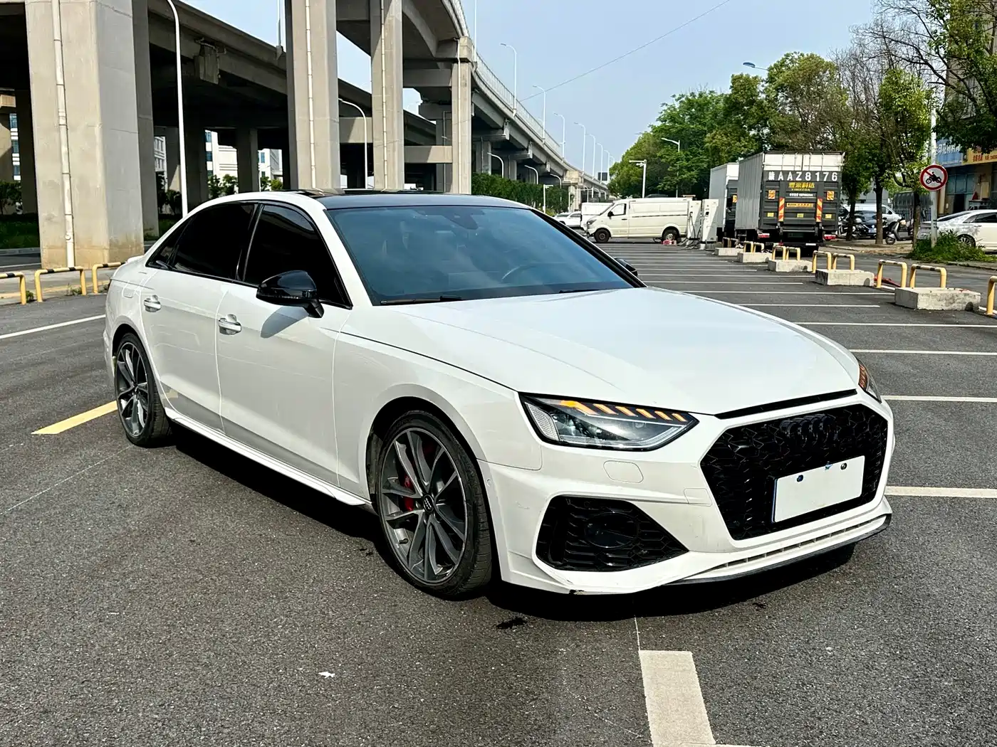 Фото 3 - Audi A4L