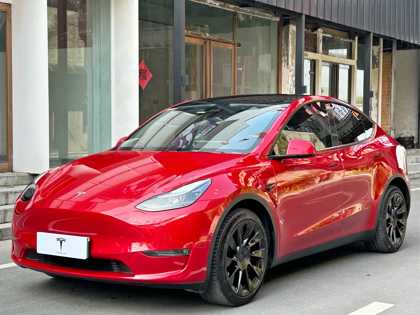 TESLA MODEL Y