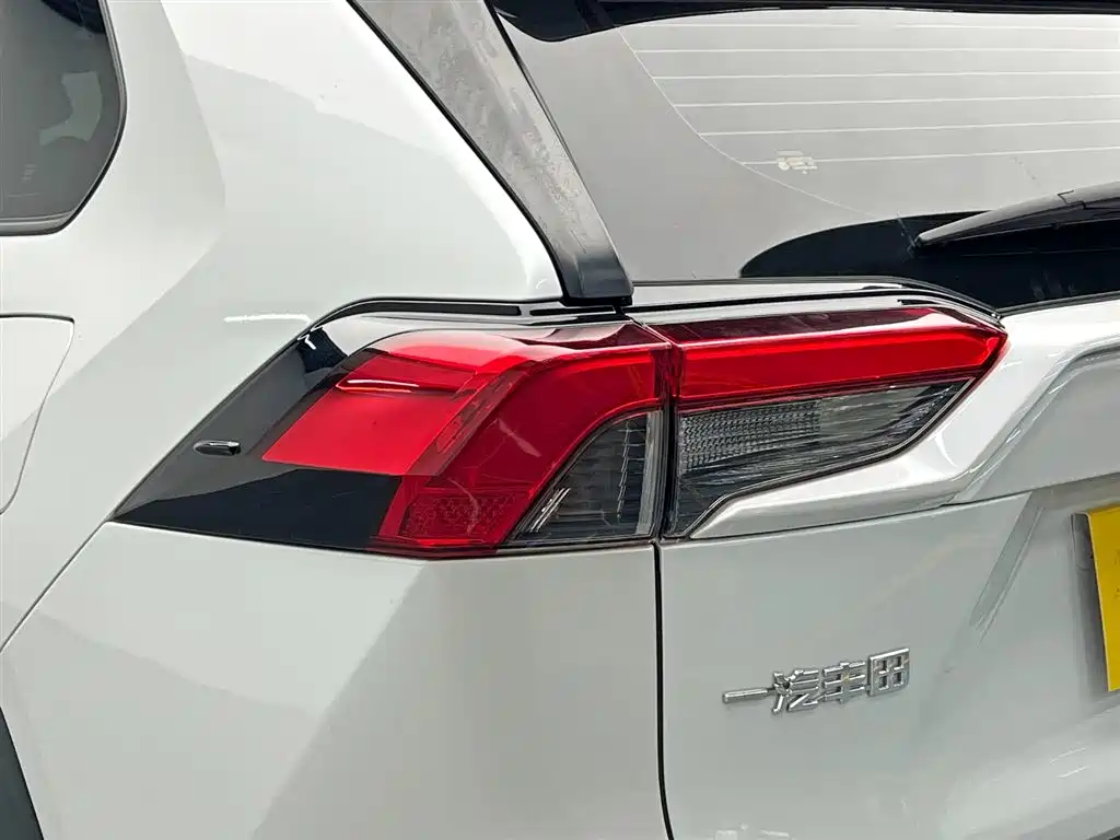 Toyota RAV4 Rongfang 2021 2.0L CVT 2WD Trend фото 10
