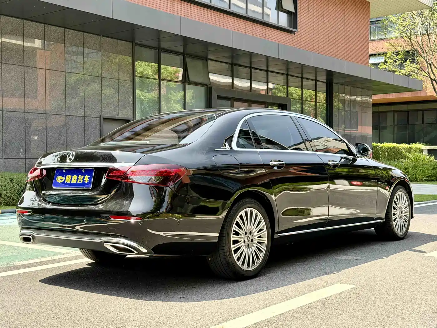 Mercedes-Benz E-Class 2022 E 300 L Sport Fashion фото 3