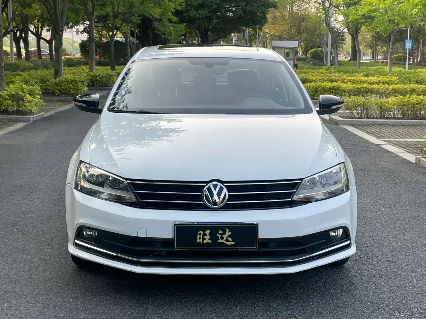 Volkswagen Sagitar 2018 180TSI DSG Premium Edition фото 3