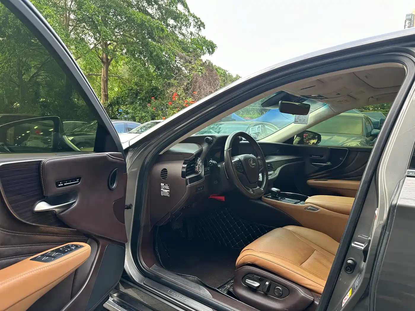 Lexus LS 2018 350 Excellence Edition China V фото 4