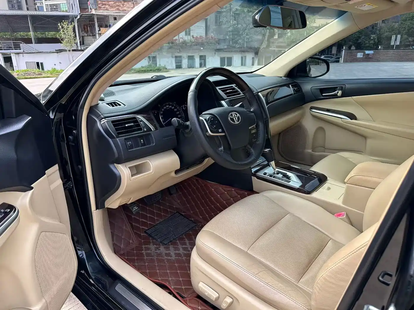 Toyota Camry 2016 2.0G 10th Anniversary Leading Edition фото 4