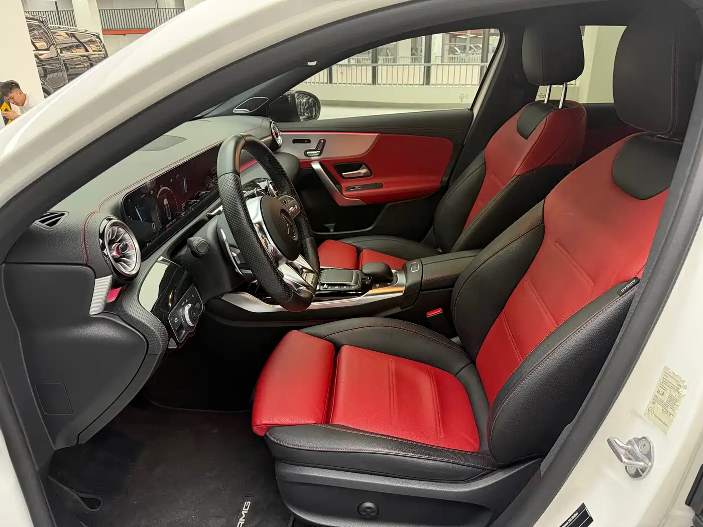 Mercedes-Benz A-Class AMG 2022 AMG A 35 L 4MATIC фото 4