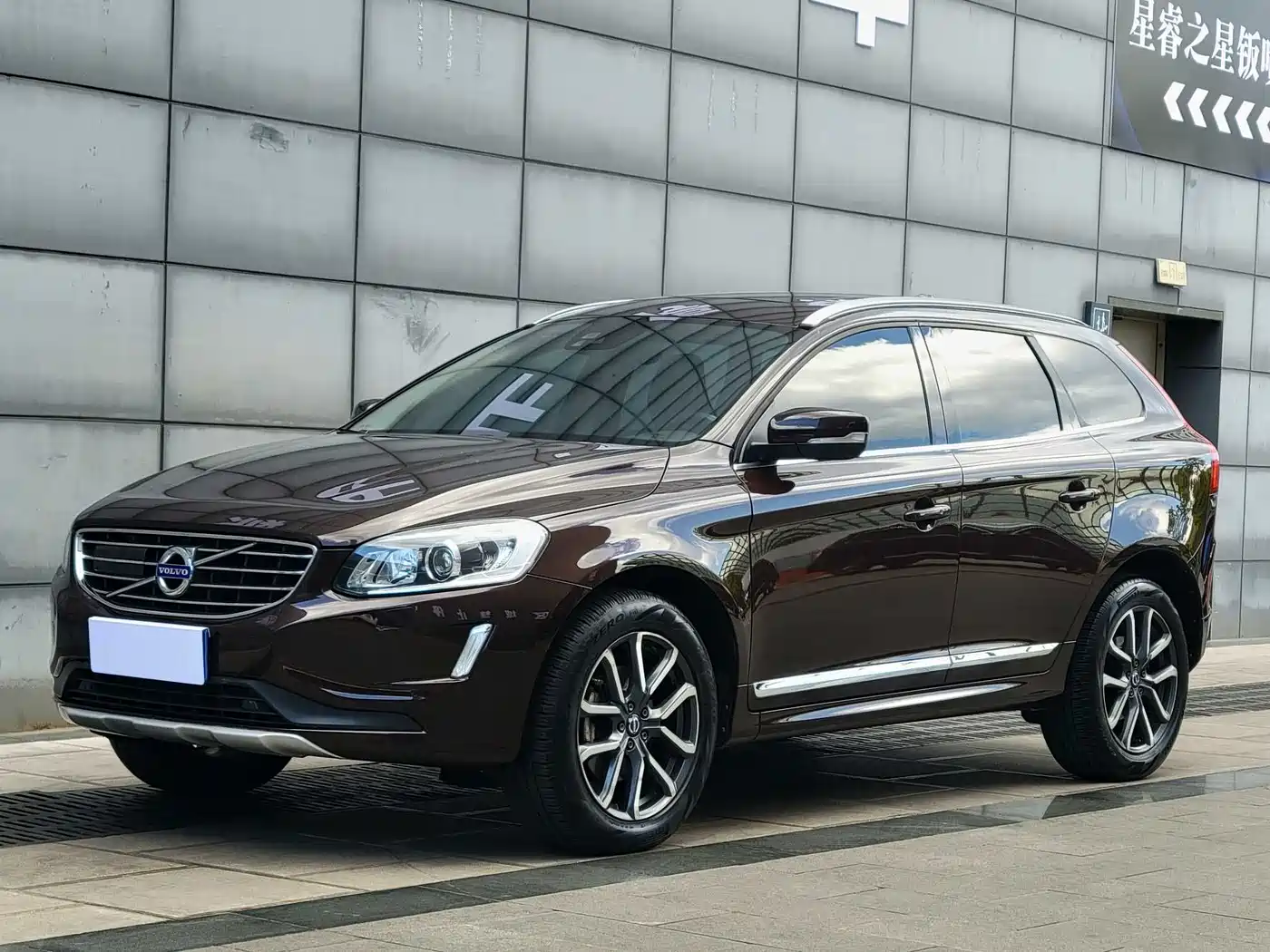 VOLVO XC60