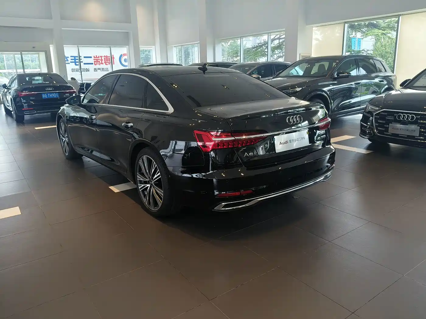 Photo 8 - Audi A6L