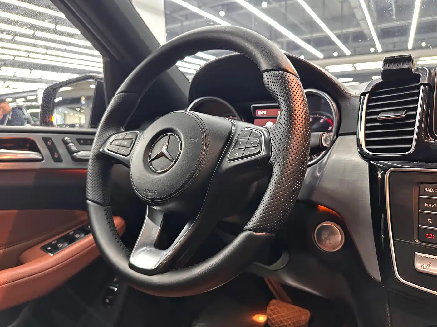 Mercedes-Benz GLS 2016 GLS 400 4MATIC Dynamic фото 15