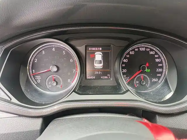 Volkswagen Passat 2017 330TSI DSG Luxury — фото 4