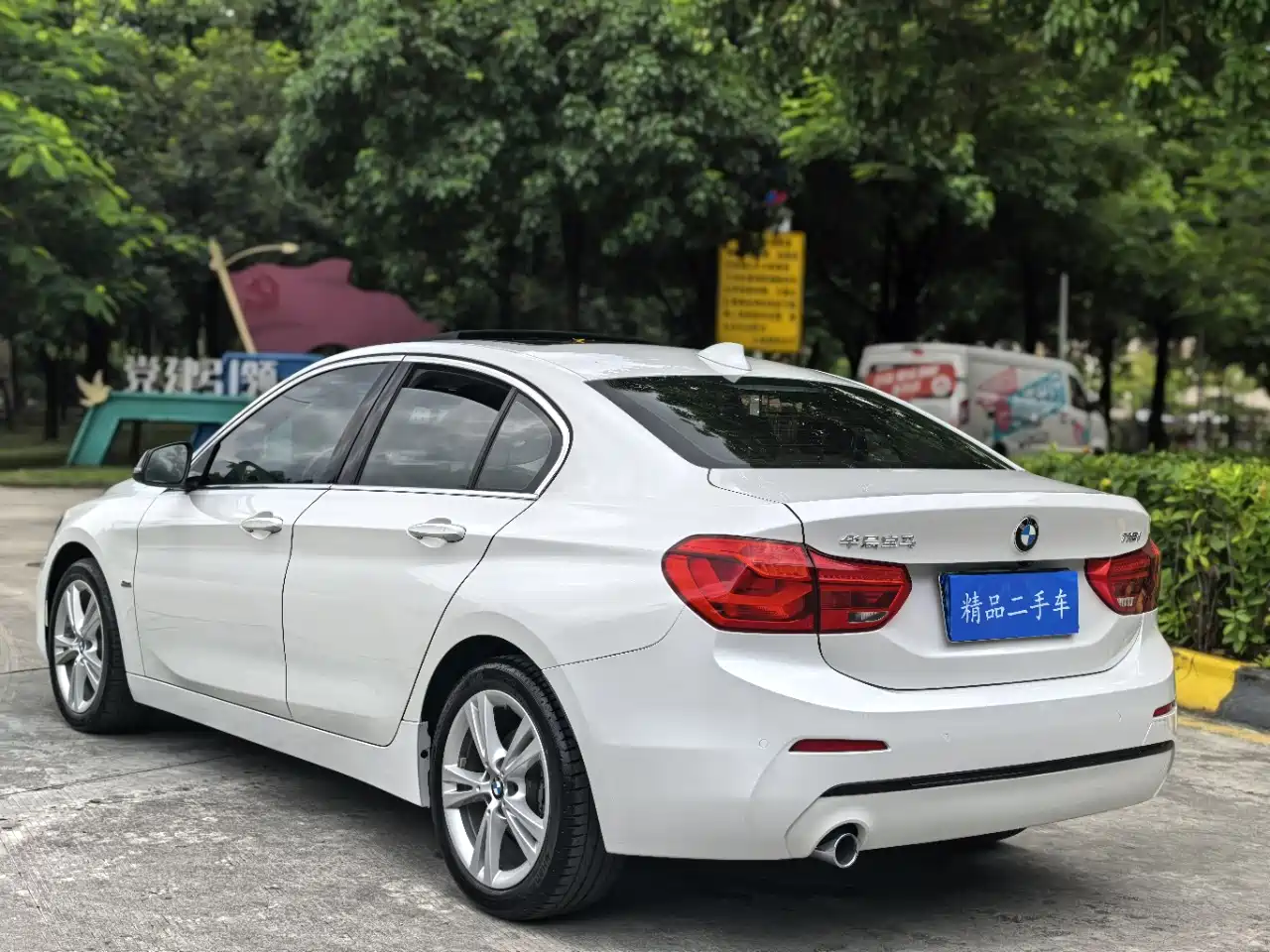 BMW 1 Series 2017 118i Sport фото 15