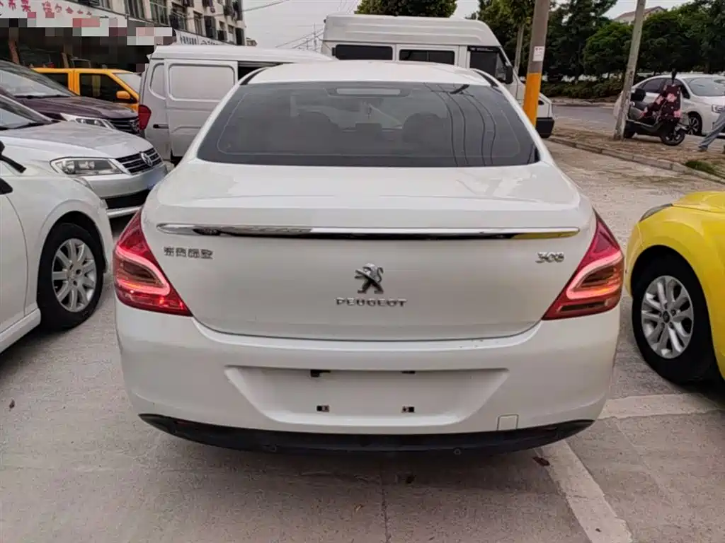 Peugeot 308 2014 Model Joy Edition Classic 1.6L Manual Superior Style фото 6