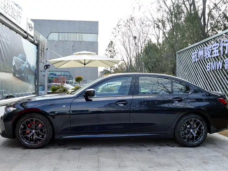 BMW 3 Series 2025 330Li Premium M Sport Night Edition фото 4