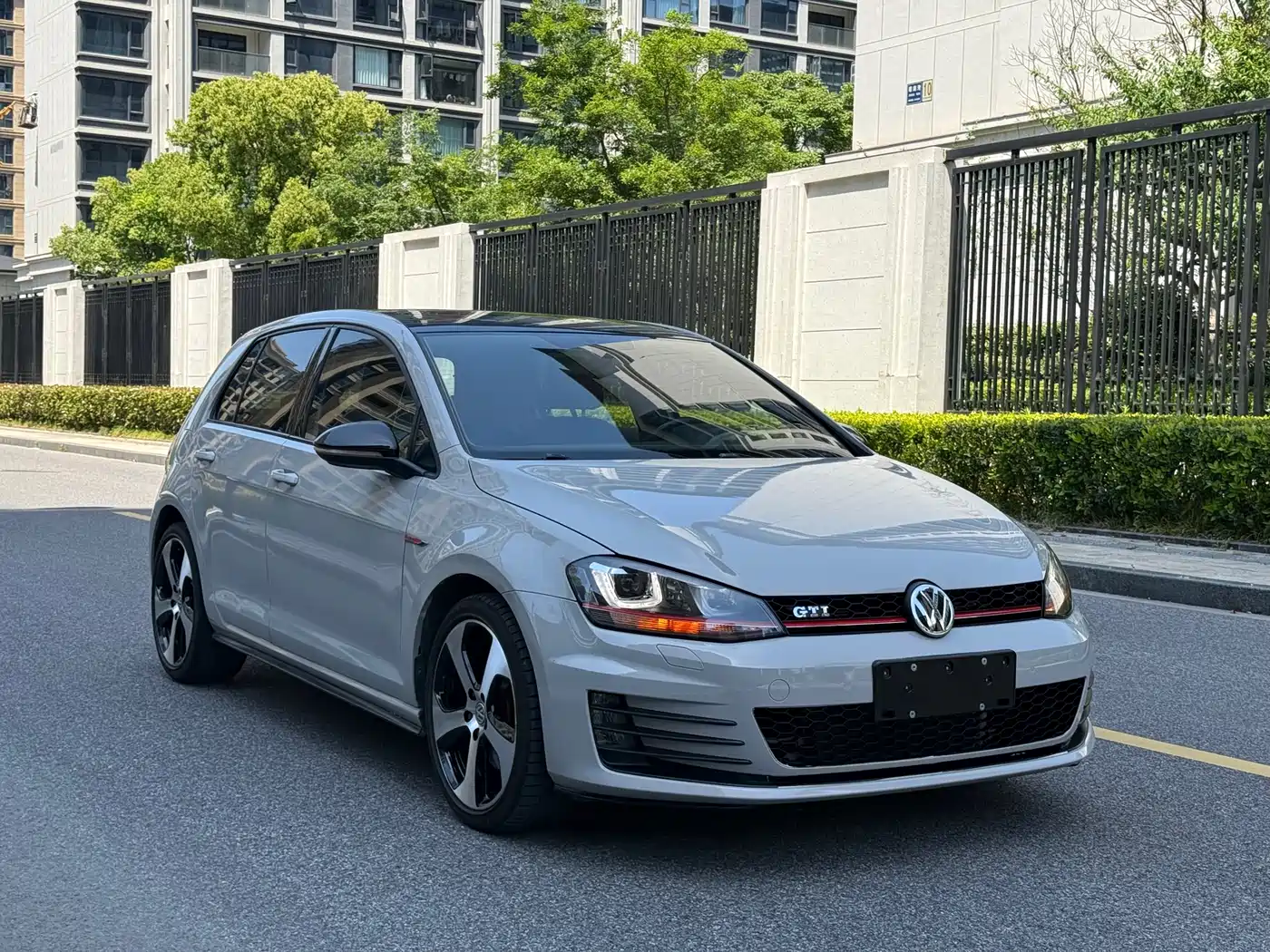 Volkswagen Golf GTI 2016 2.0TSI GTI фото 2