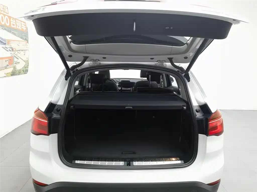 BMW X1 2018 sDrive18Li Premium Model фото 16