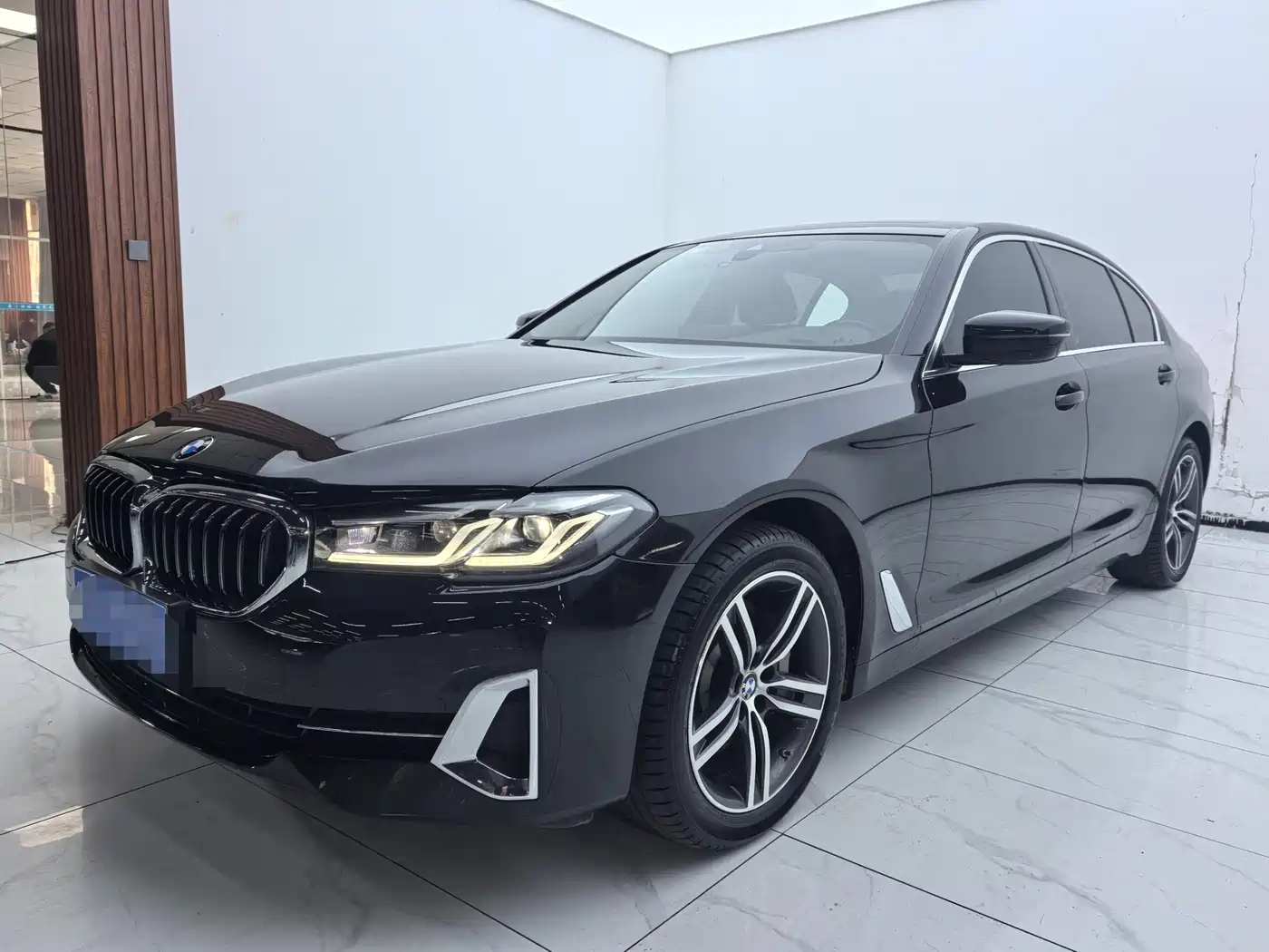 BMW 5 SERIES