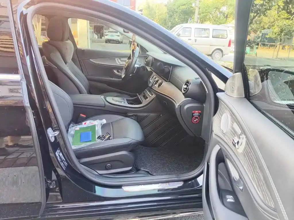 Mercedes-Benz E-Class, миниатюра 10