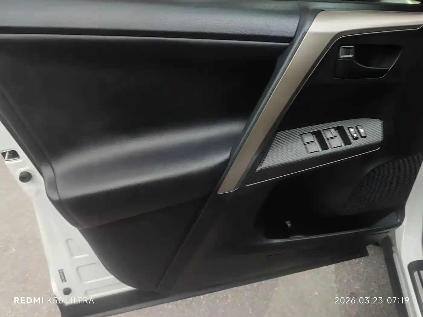 Toyota RAV4 Rongfang 2015 2.5L Automatic 4WD Elite Edition фото 18