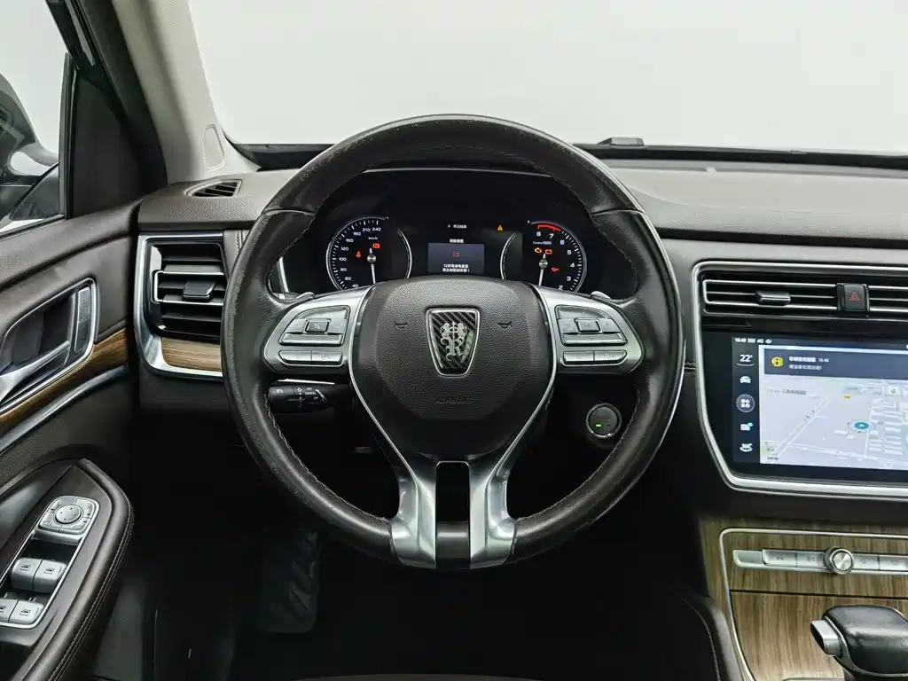 Фото 11 - Roewe RX8