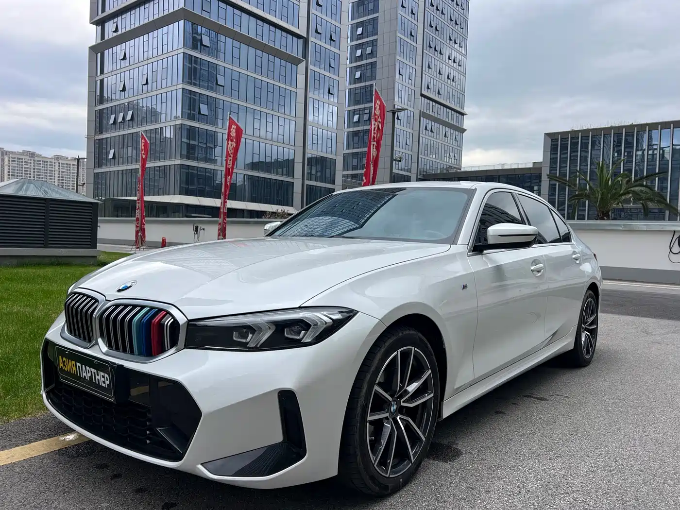 BMW 3 Series 2024 320Li M Sport Package фото 2