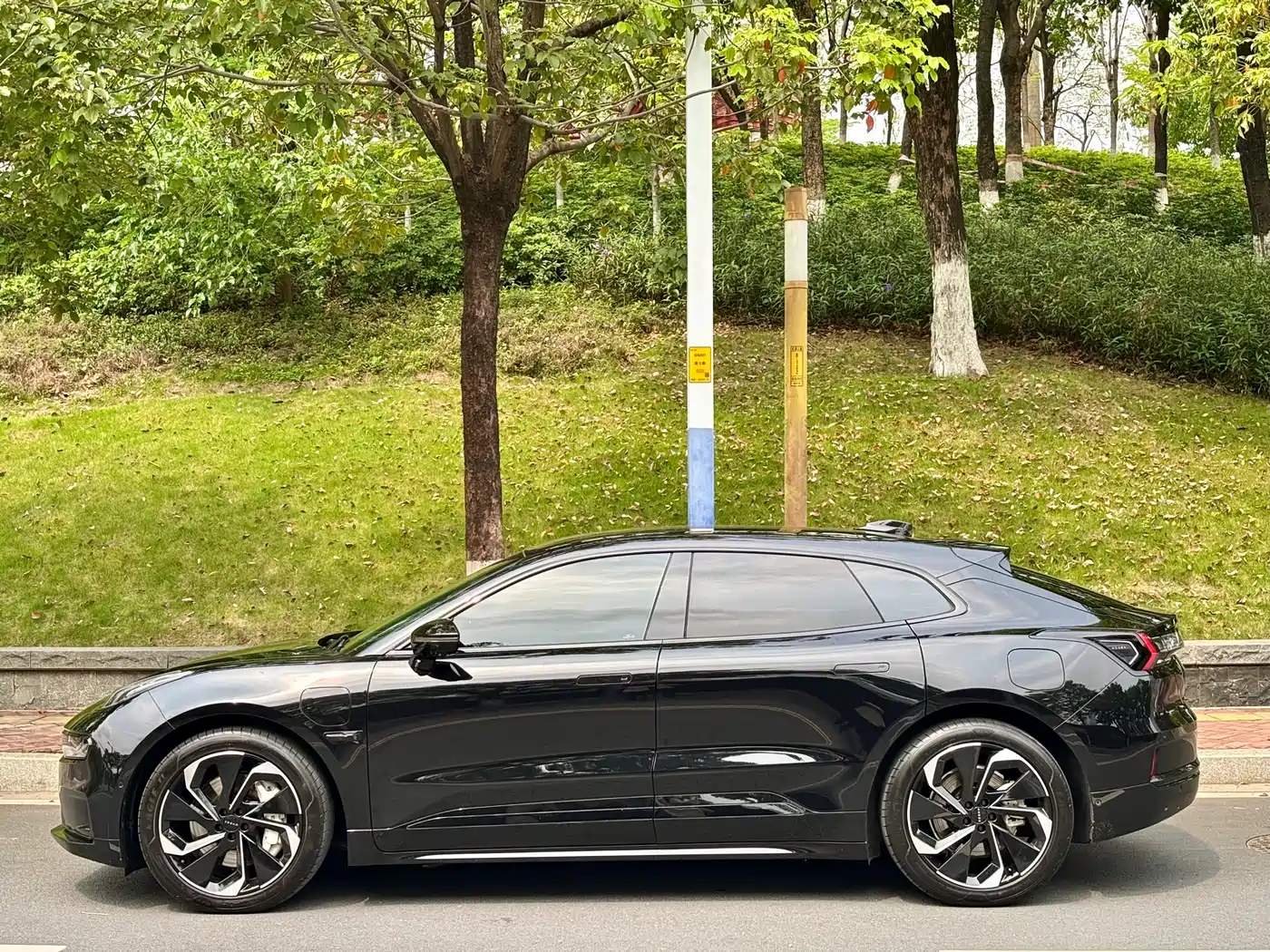 ZEEKR EXTREME KRYPTON 001