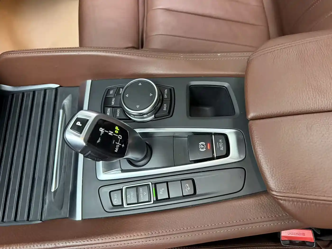 BMW X6 2015 xDrive28i фото 10