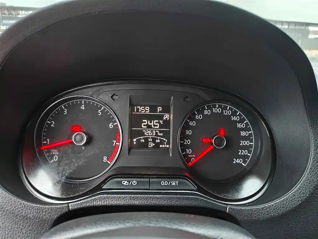 Volkswagen Polo 2018 1.5L Auto Safe Drive фото 19