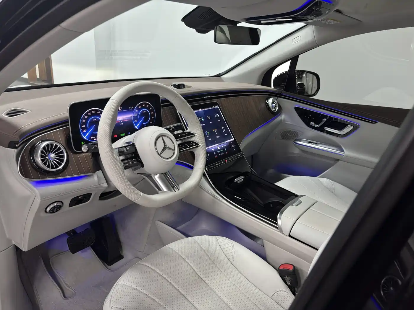 Mercedes-Benz EQE SUV 2024 500 4MATIC Pioneer Edition фото 6