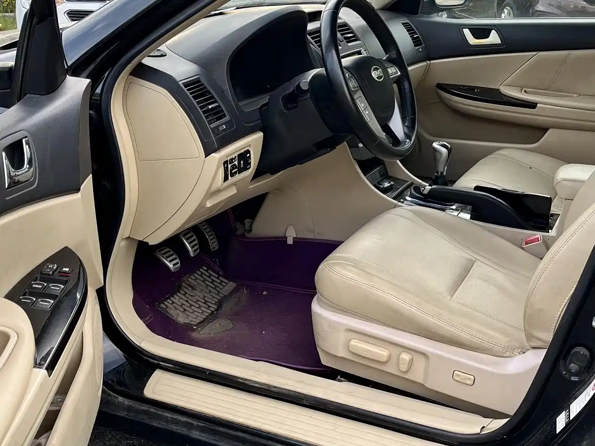 BYD G6 2013 2.0L Manual Premium фото 5
