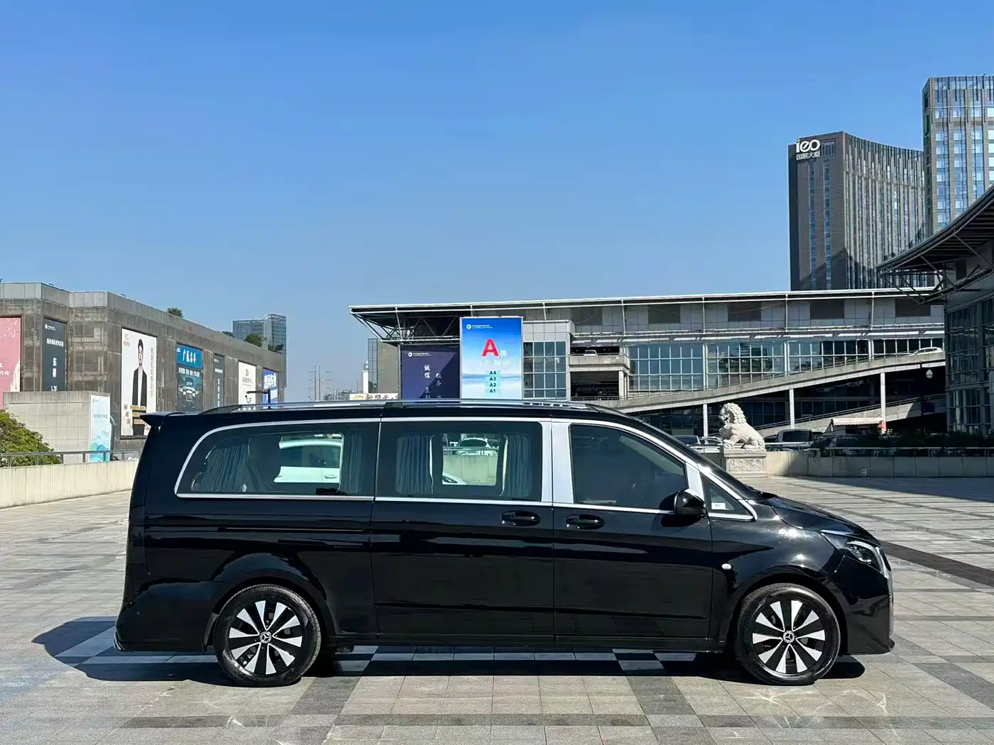 Mercedes-Benz Vito 2023 2.0T Business 7-Seater фото 5