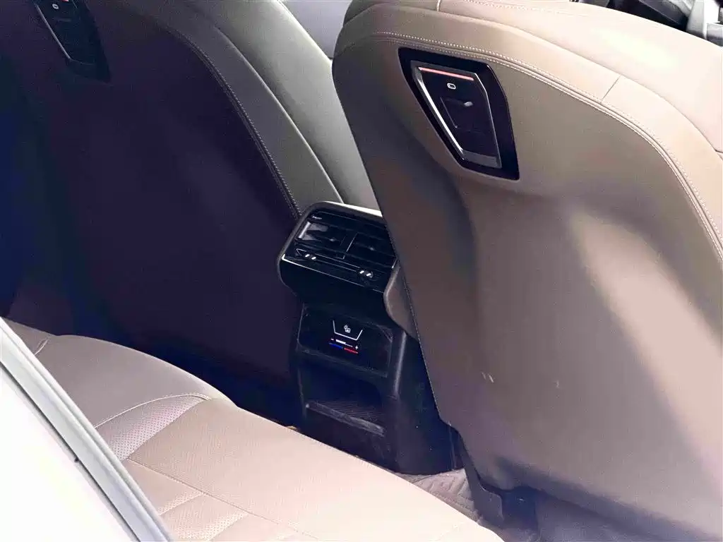 Фото 15 - BMW 5 Series