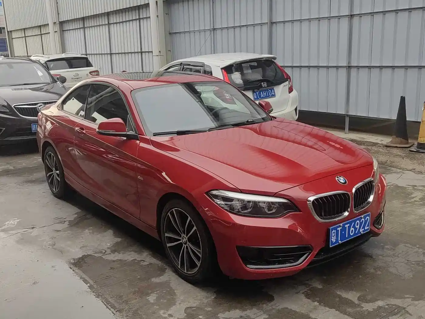 BMW 2 Series (Import) 2018 220i Sport Design Package фото 2