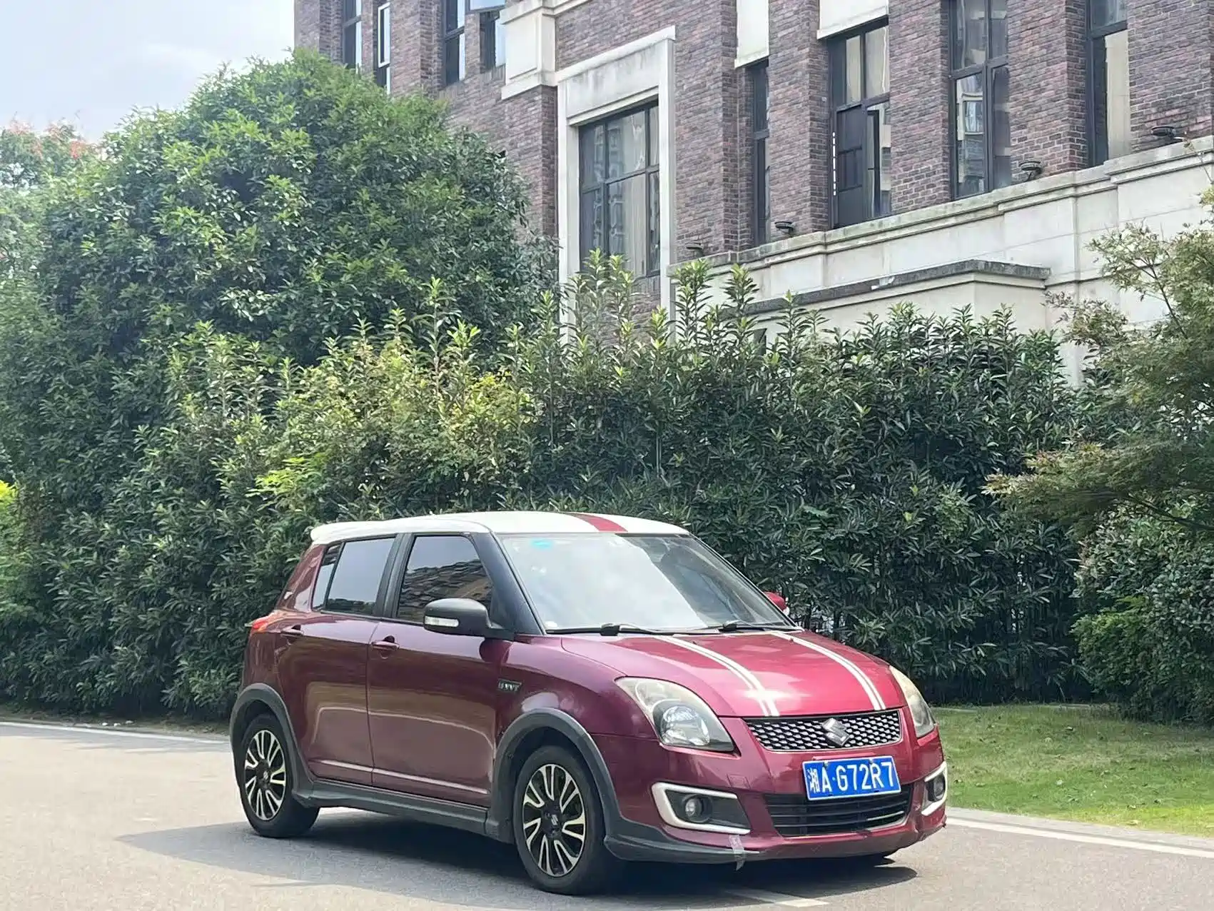 Фото 7 - Suzuki Swift