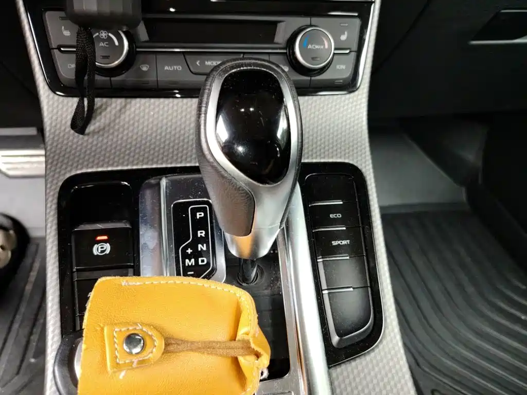 Фото 16 - Geely Emgrand GS