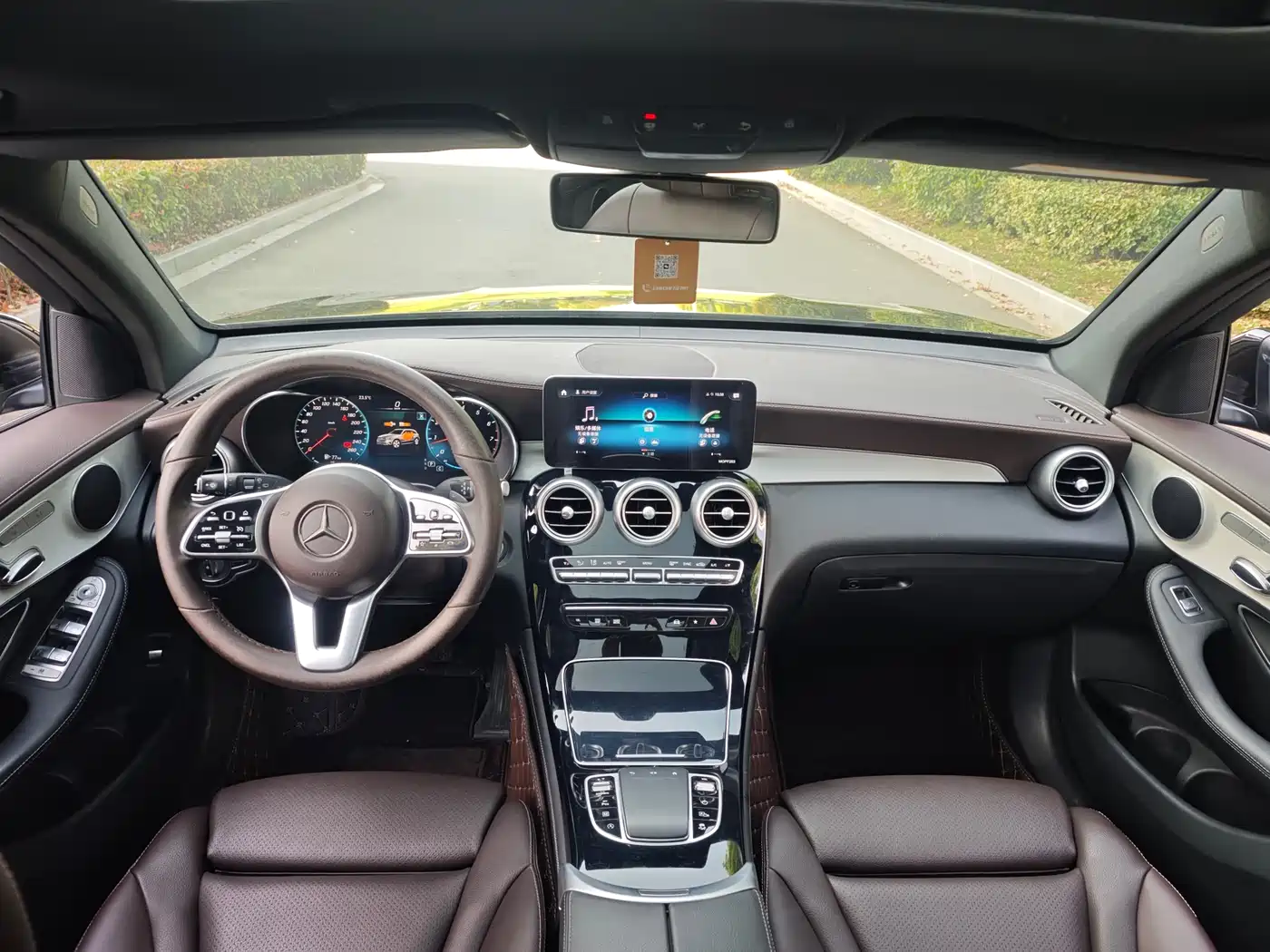 Mercedes-Benz GLC 2021 GLC 260 L 4MATIC Sporty фото 6