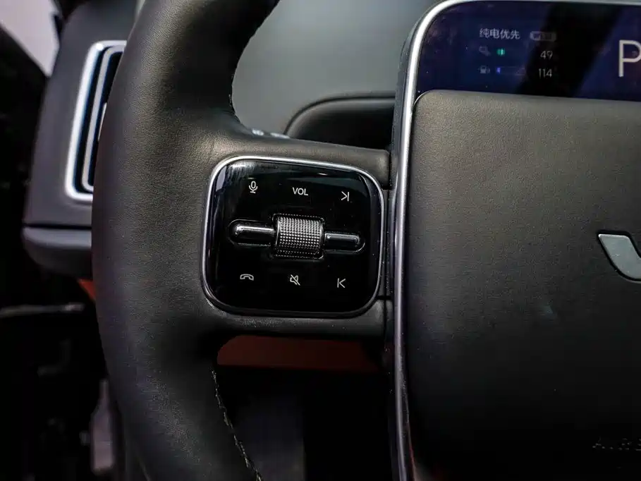 Фото 15 - Li Auto L6