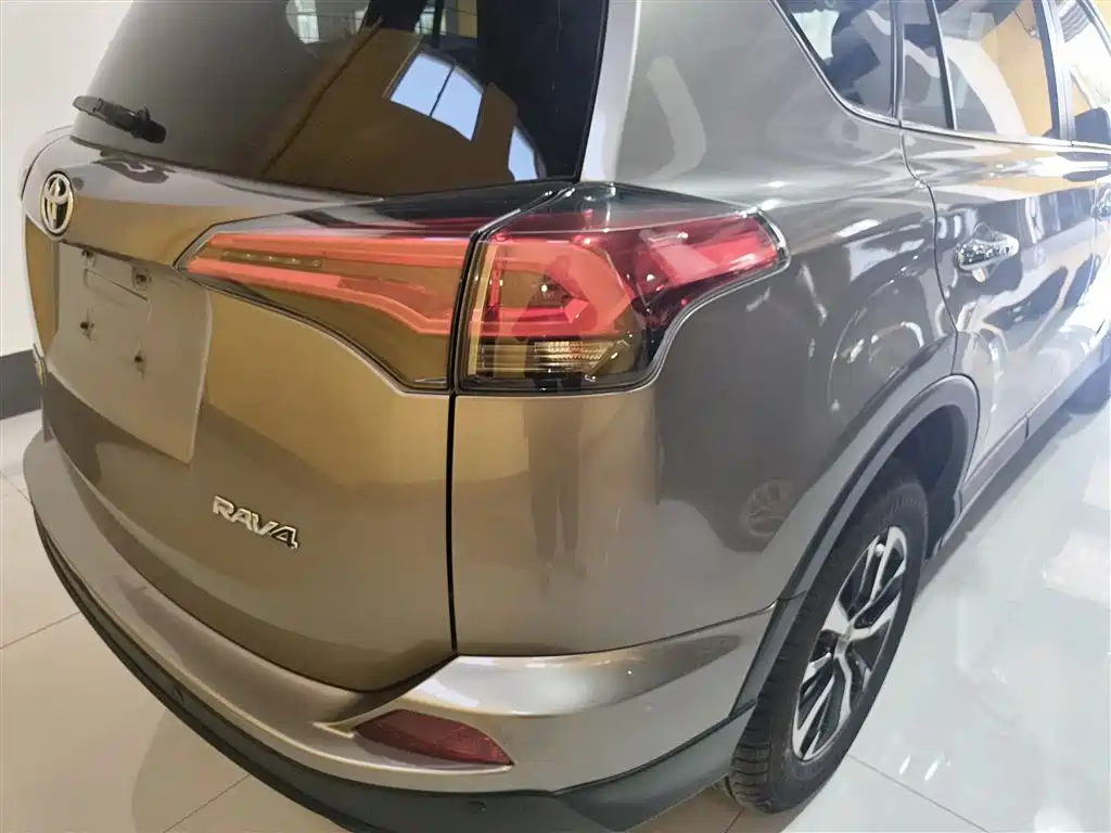 Toyota RAV4 Rongfang 2016 2.0L CVT 2WD Trend (China V) фото 24
