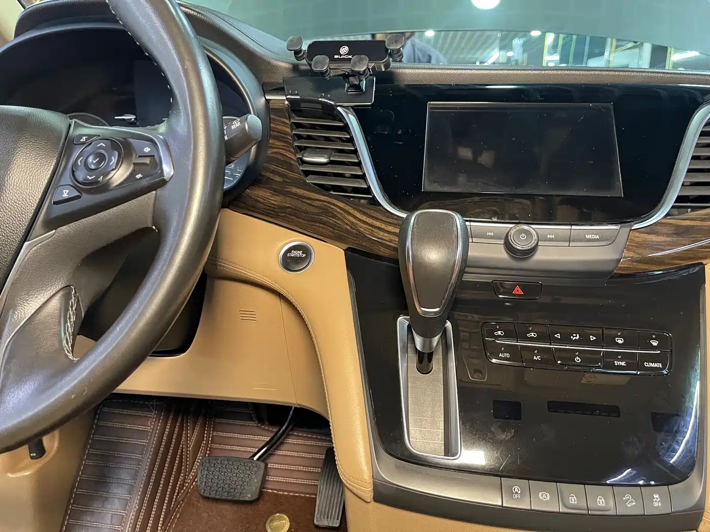 Buick GL8 2017 ES 28T Luxury China V фото 12