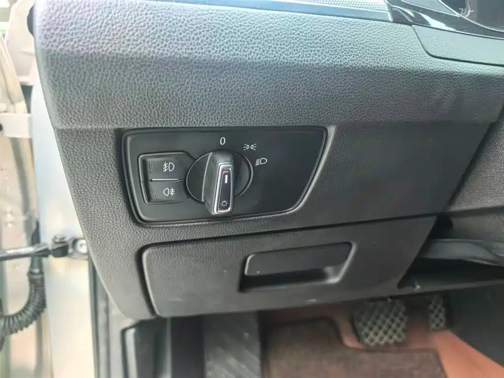 Volkswagen Magotan 2018 330TSI DSG Leading фото 15