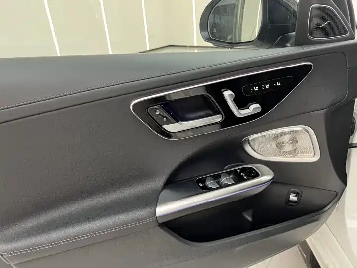 Mercedes-Benz C-Class 2024 C 260 L Night Edition Sport фото 8