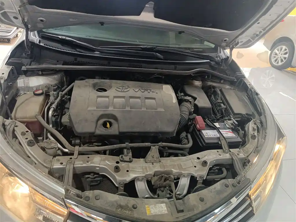 Toyota Corolla 2014 1.6L CVT GL-i Leather Edition фото 16