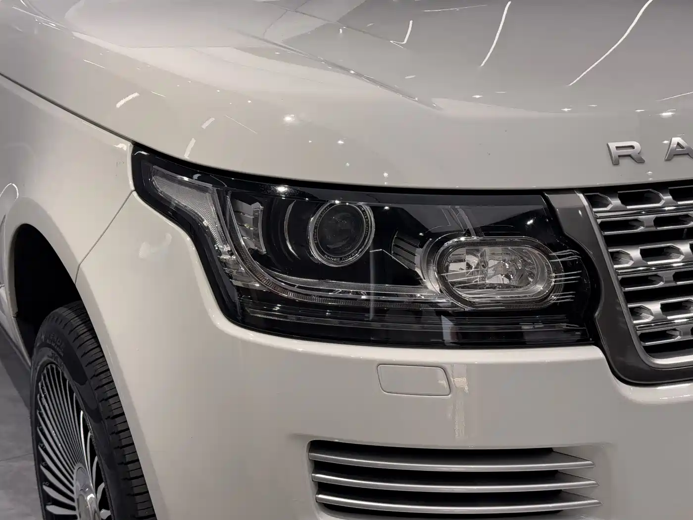 Land Rover Range Rover 2016 5.0 SC V8 AB Ultimate Autobiography LWB фото 4