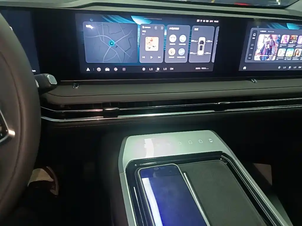 Maxus Maxus G70 2024 2024 Model 2.0T Automatic Luxury 7-Seater