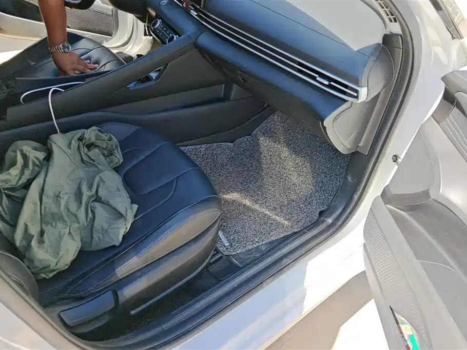 Hyundai Elantra 2022 1.5L CVT GLX Elite Edition фото 8