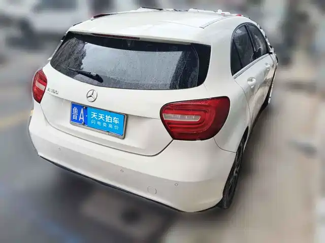 Mercedes-Benz A-Class (Import) 2015 A 180 — фото 2