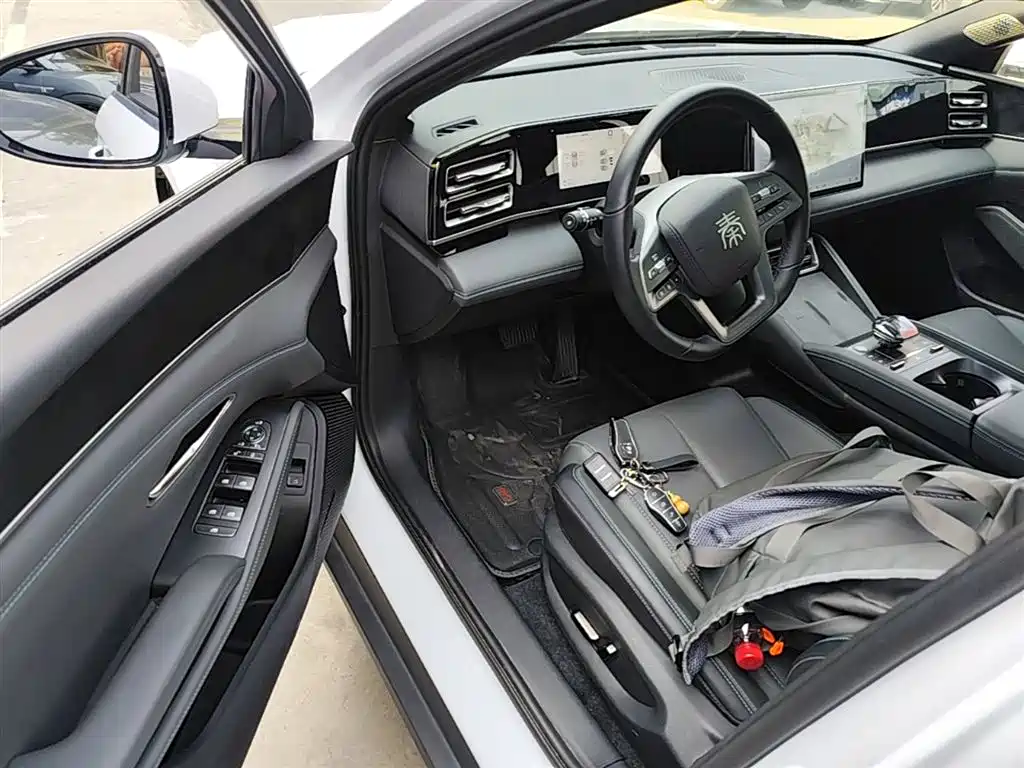 BYD Qin L 2025 DM-i Smart Drive Edition 120KM Surpassing фото 16