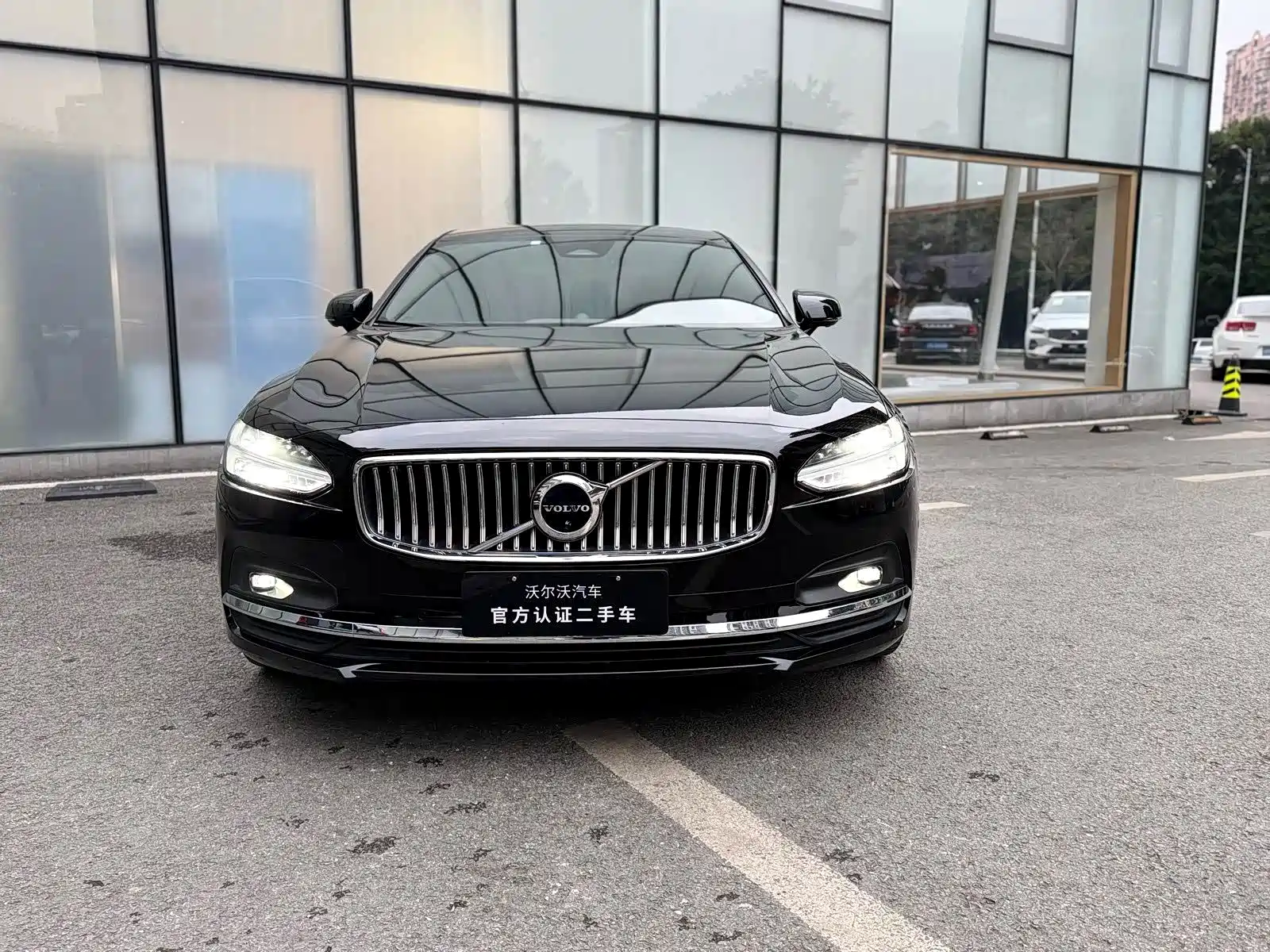 صورة 2 - Volvo S90
