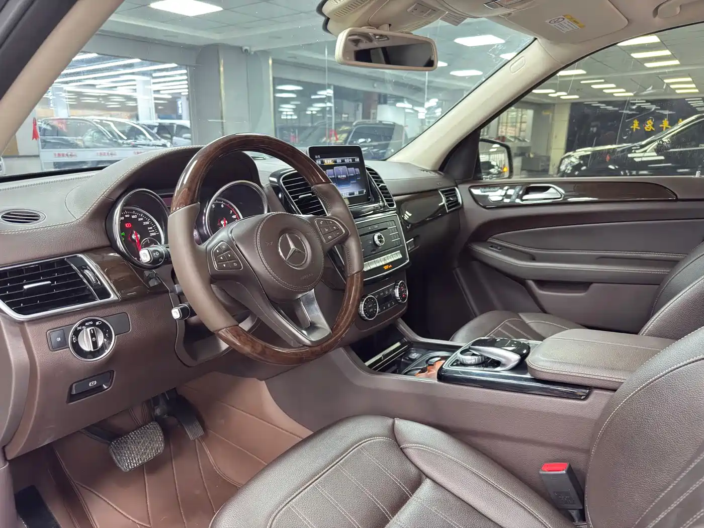 Mercedes-Benz GLS 2018 Facelift GLS 400 4MATIC Sport фото 9