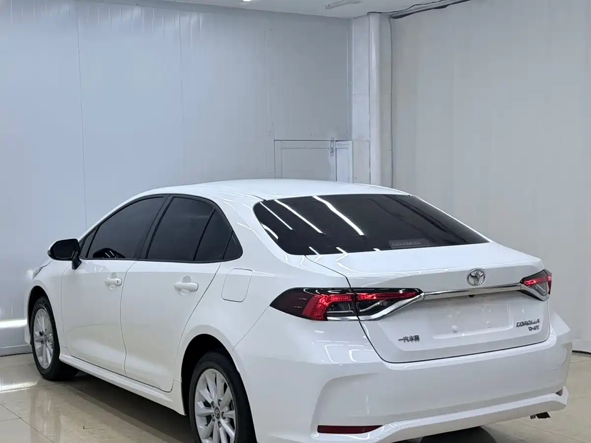 Toyota Corolla 2021 1.2T S-CVT Elite PLUS Edition фото 6