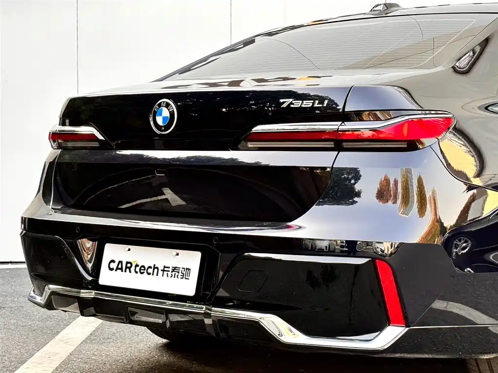 BMW 7 Series 2023 Model 735Li M Sport Package фото 17