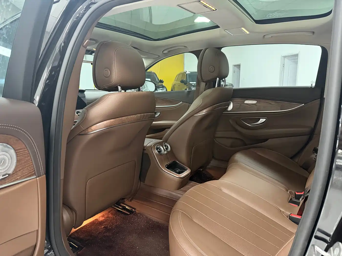 Mercedes-Benz E-Class 2023 Facelift E 260 L фото 5