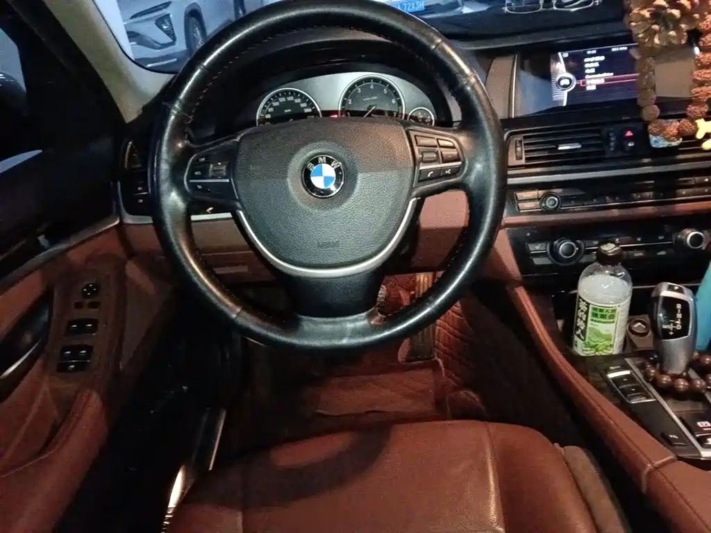 BMW 5 Series 2014 525Li Leading фото 3